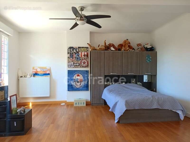 Maison à VILLECHETIVE