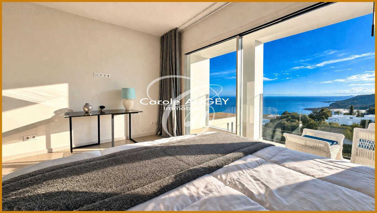 Maison à SAINT-CIERGE-LA-SERRE