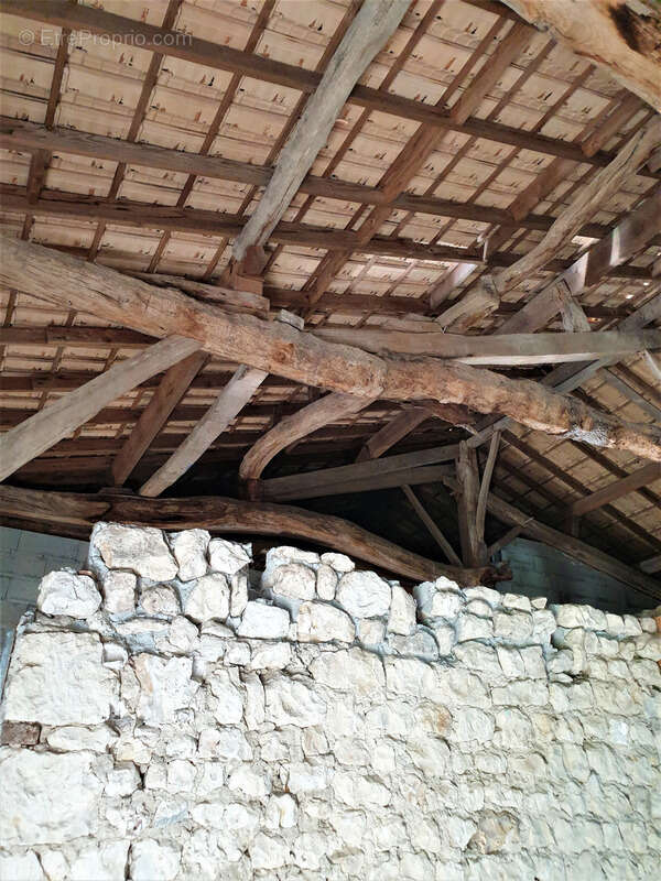 Maison à BARBEZIEUX-SAINT-HILAIRE