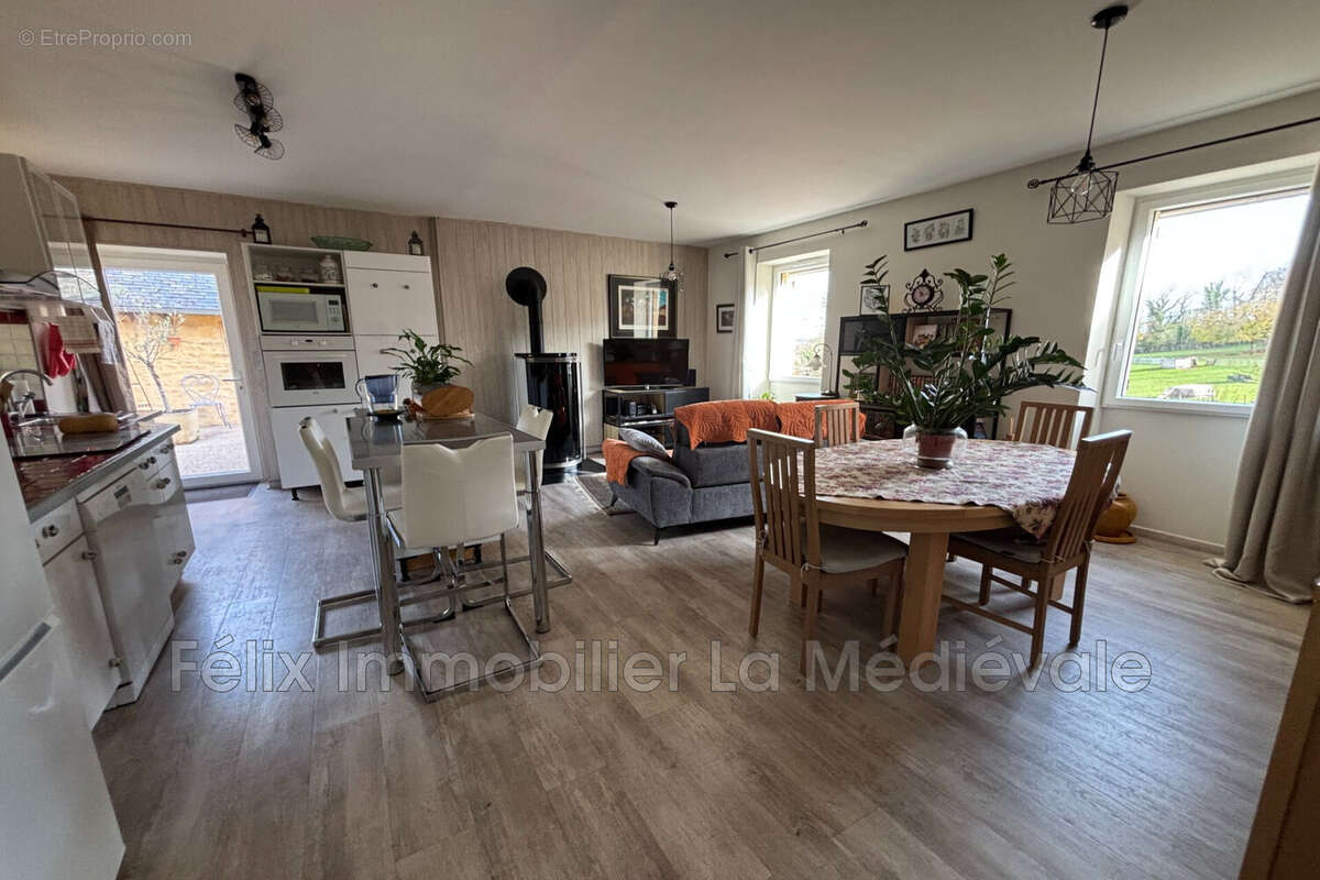 Maison à SALIGNAC-EYVIGUES