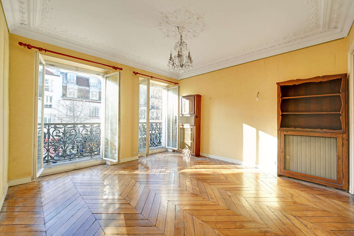 Appartement à PARIS-10E