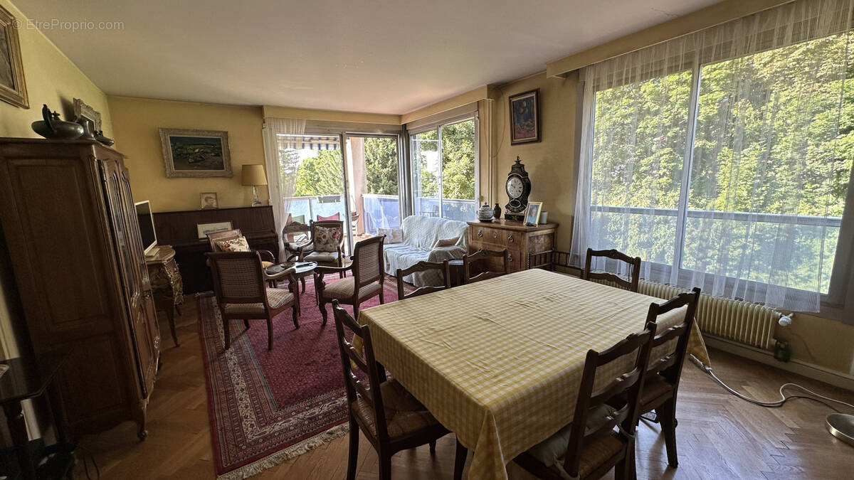 Appartement à SAINTE-FOY-LES-LYON