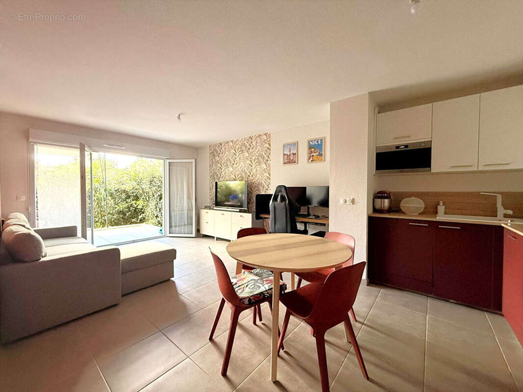 Appartement à CARROS