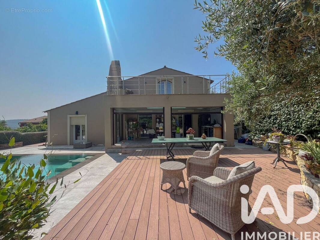 Photo 1 - Maison à COGOLIN