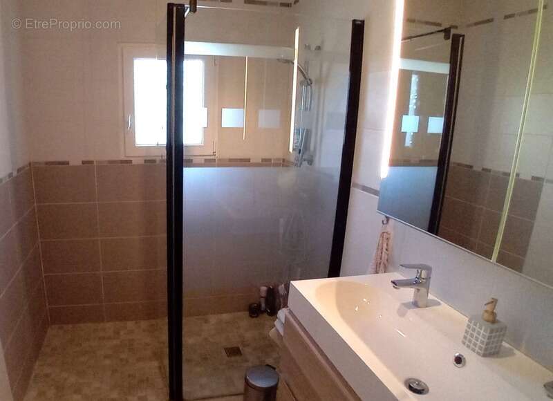 Maison à AMBARES-ET-LAGRAVE