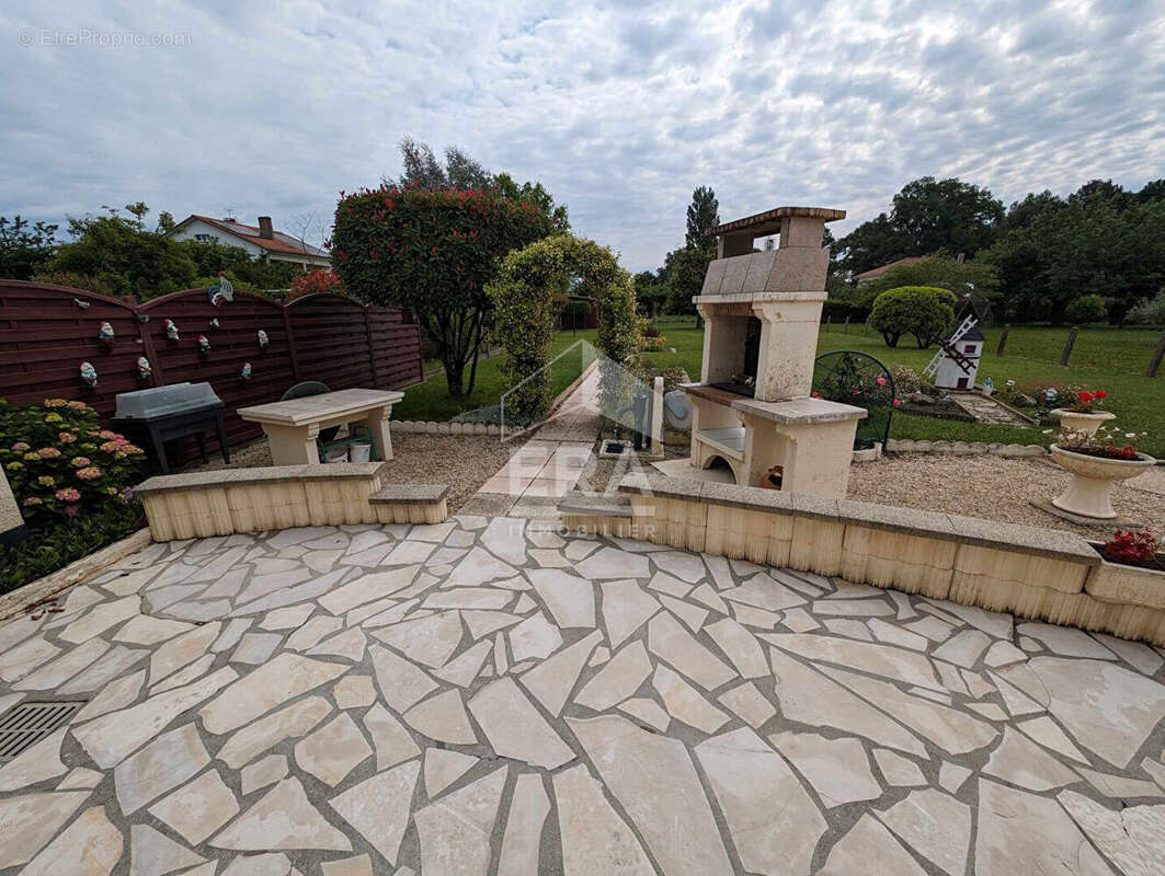 Maison à MONTPON-MENESTEROL