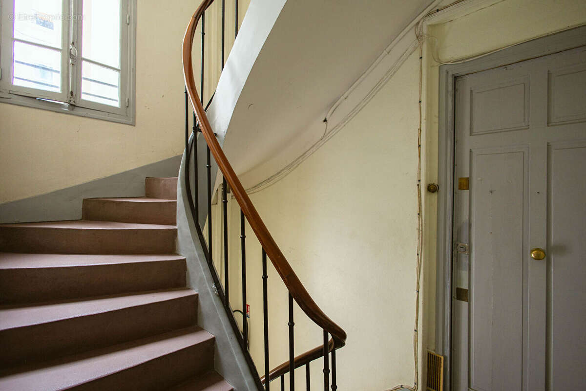 Appartement à PARIS-14E