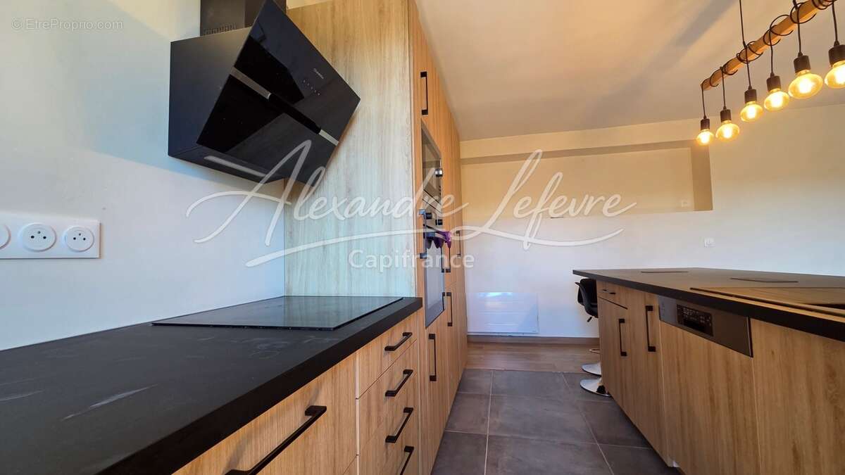 Angoustrine – Appartement T4 rénové avec beaux volumes - photo 2