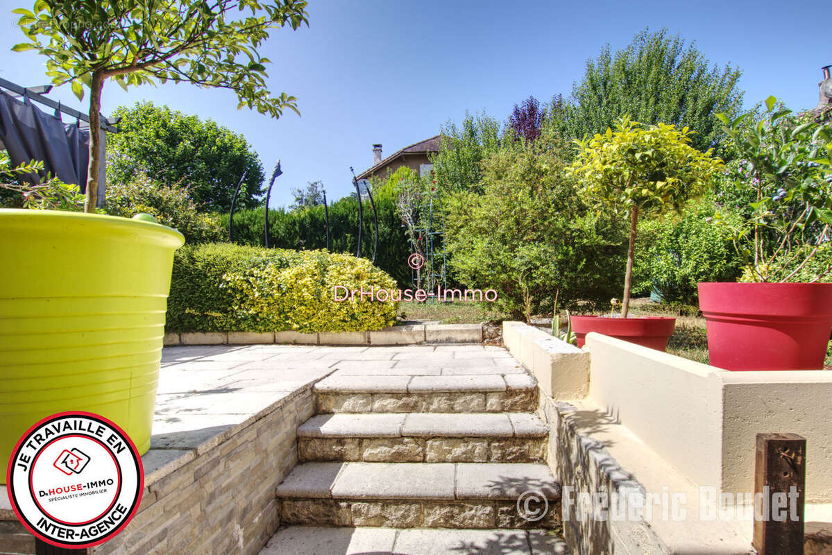 Maison à BOURDEILLES