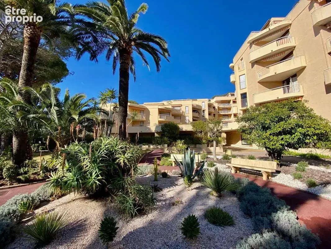 Appartement À Vendre 3 pièces ST RAPHAEL - photo 10