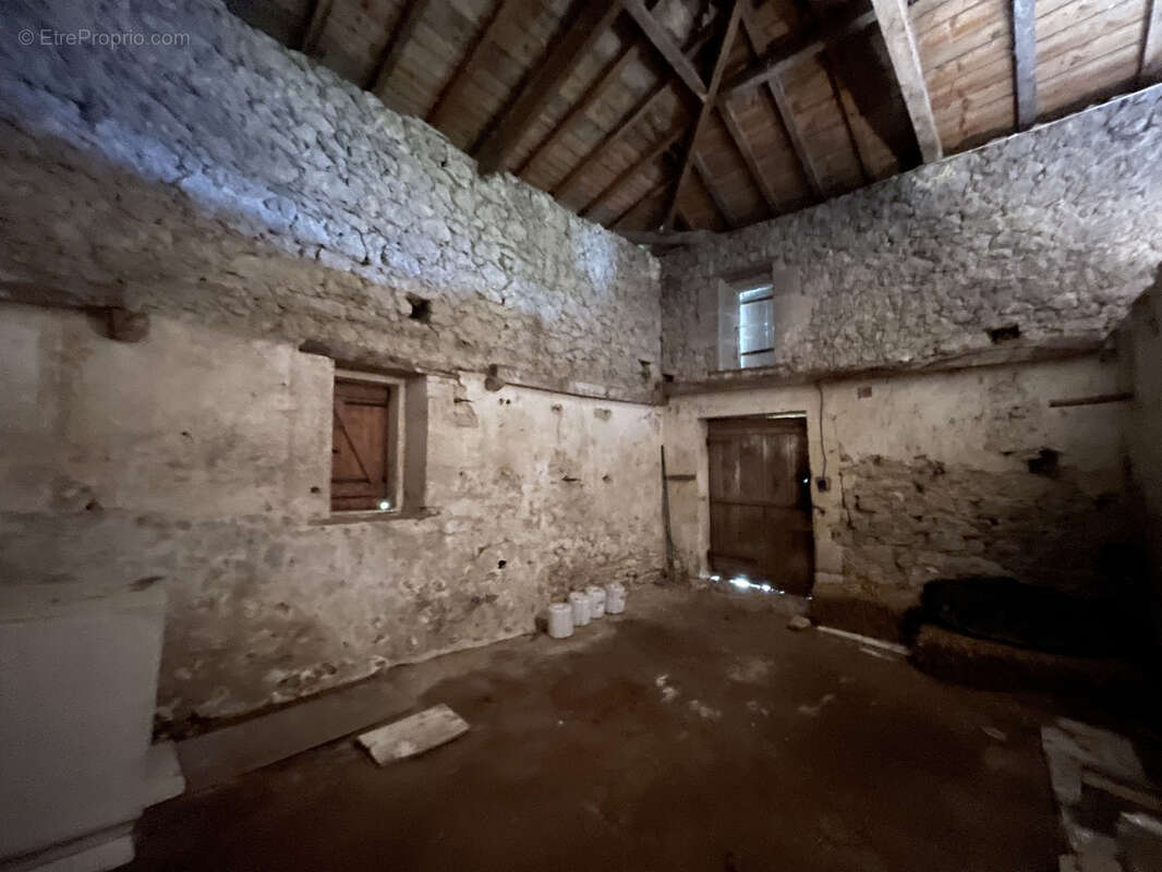 Maison à MARTRES