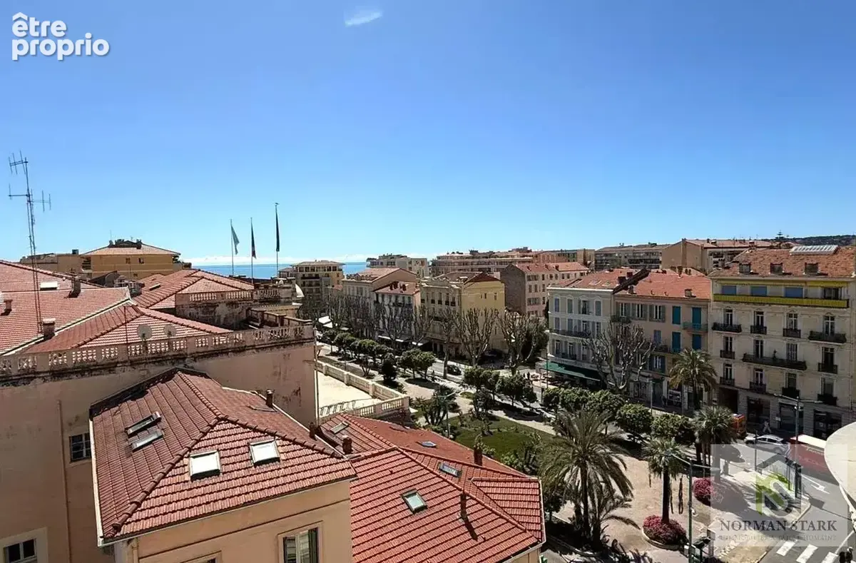 Menton Carré d’Or – 4 pièces lumineux de 95 m² à réaménager au dernier étage d’un ancien palace, à deux pas des plages et du cen - photo 2
