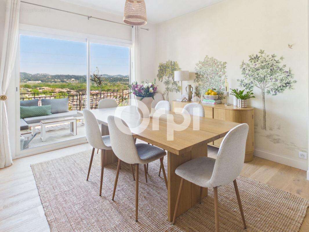 Maison à MANDELIEU-LA-NAPOULE