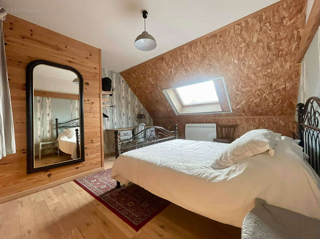 LOCON - Fermette de 254 m² - 6 chambres - Jardin - Hangar - Semi plain pied - Vue champs - photo 16