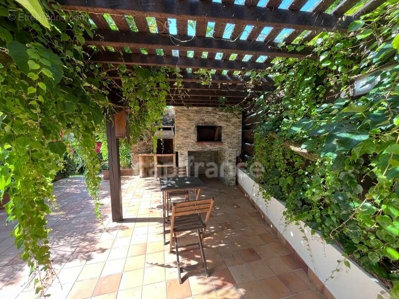 Propriété avec dépendances au coeur d’un jardin paysager– 230 m² habitables – À 10 min des plages des Sables-d'Olonne - photo 9