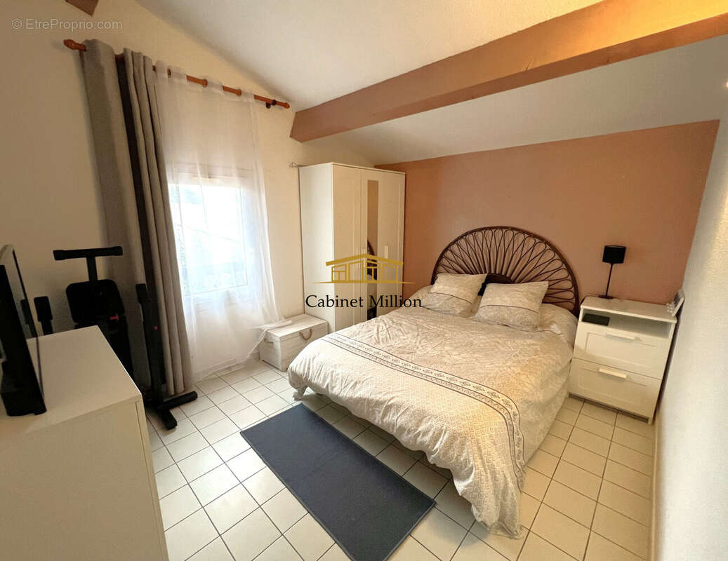 Maison à VIC-LA-GARDIOLE