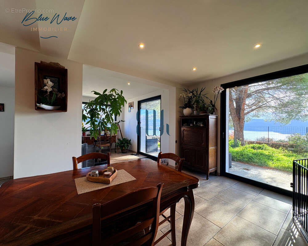 Maison à SAINTE-CROIX-DU-VERDON