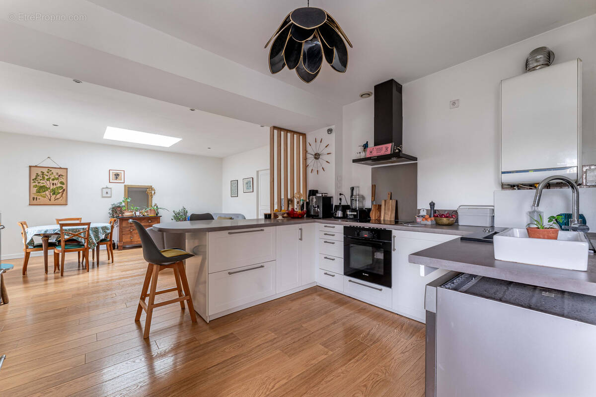 Maison à NEUVILLE-SUR-SAONE