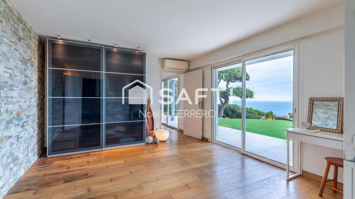 Photo 9 - Maison à LES ISSAMBRES