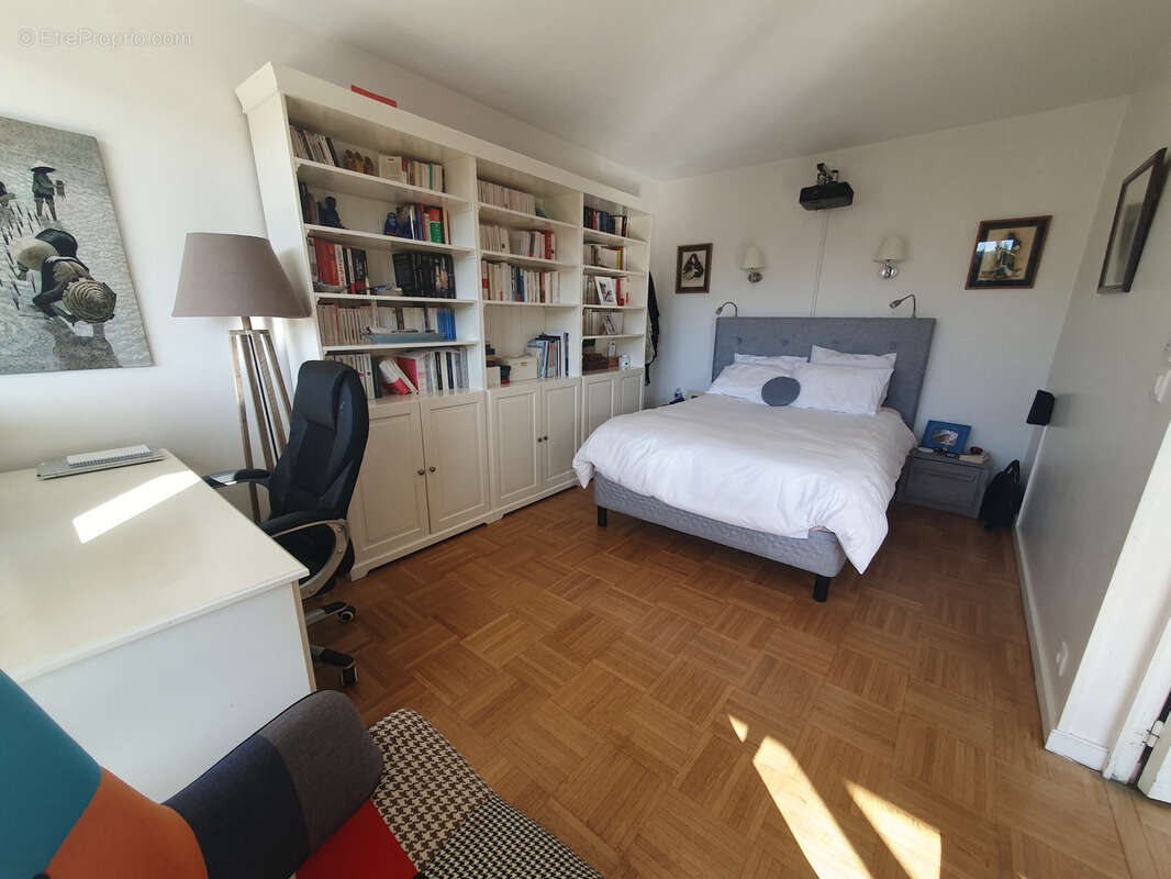 Appartement à BURES-SUR-YVETTE
