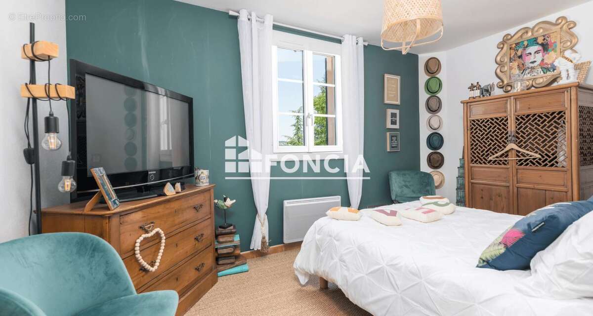 Coup de cœur ! Maison familiale 7 pièces de 201 m² avec piscine et grand garage à Forcalquier - photo 12