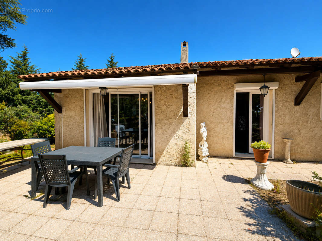 Maison de 94 m2 terrain de 674 m2     Saint-Maximin-la-Sainte-Baume 83470 - photo 2