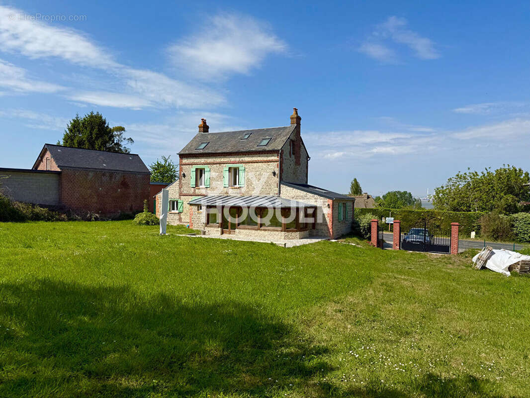 Maison à CRICQUEBOEUF