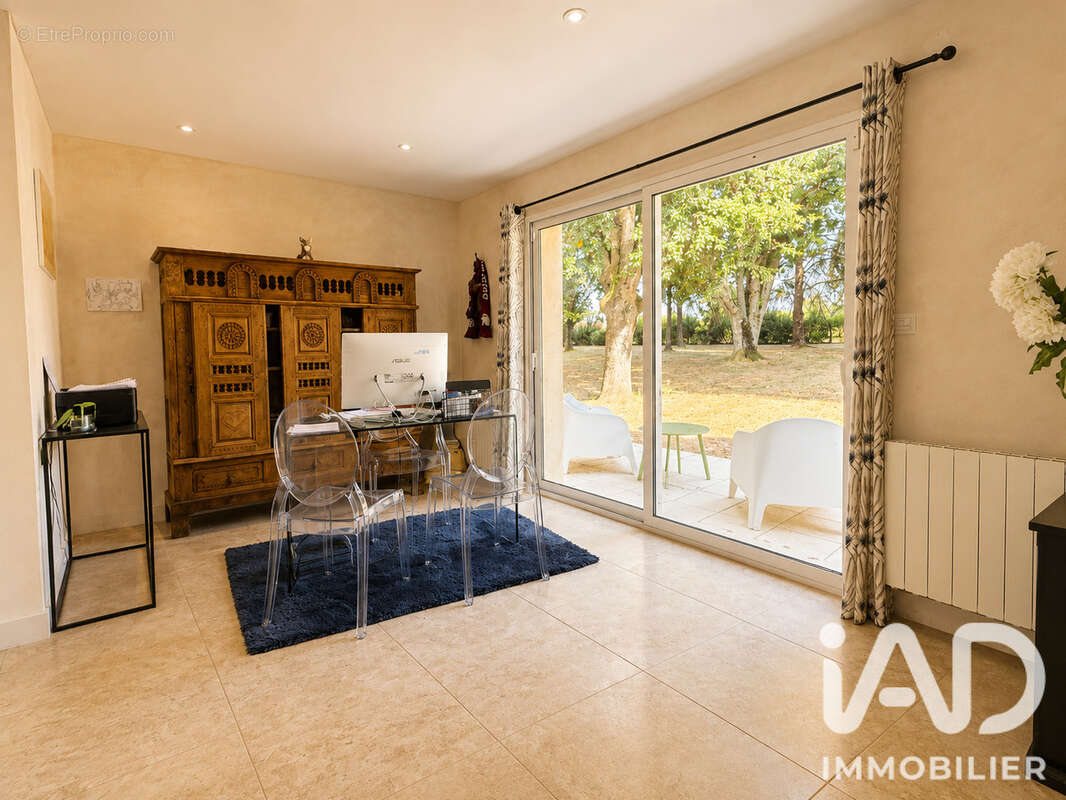 Maison 220 m² à Pineuilh  - photo 8