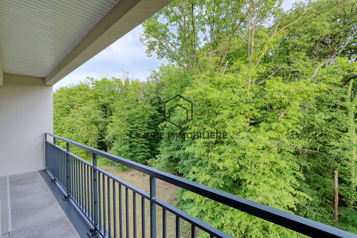 Appartement à EMERAINVILLE