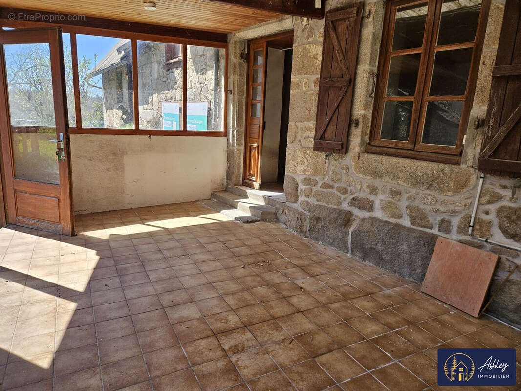 Maison 85 m² à Chirac-Bellevue  - photo 2