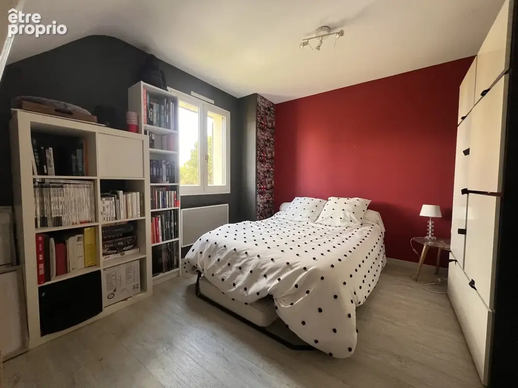 À Joué-Lès-Tours, maison avec piscine, belle véranda, 4 chambres à acheter - photo 12