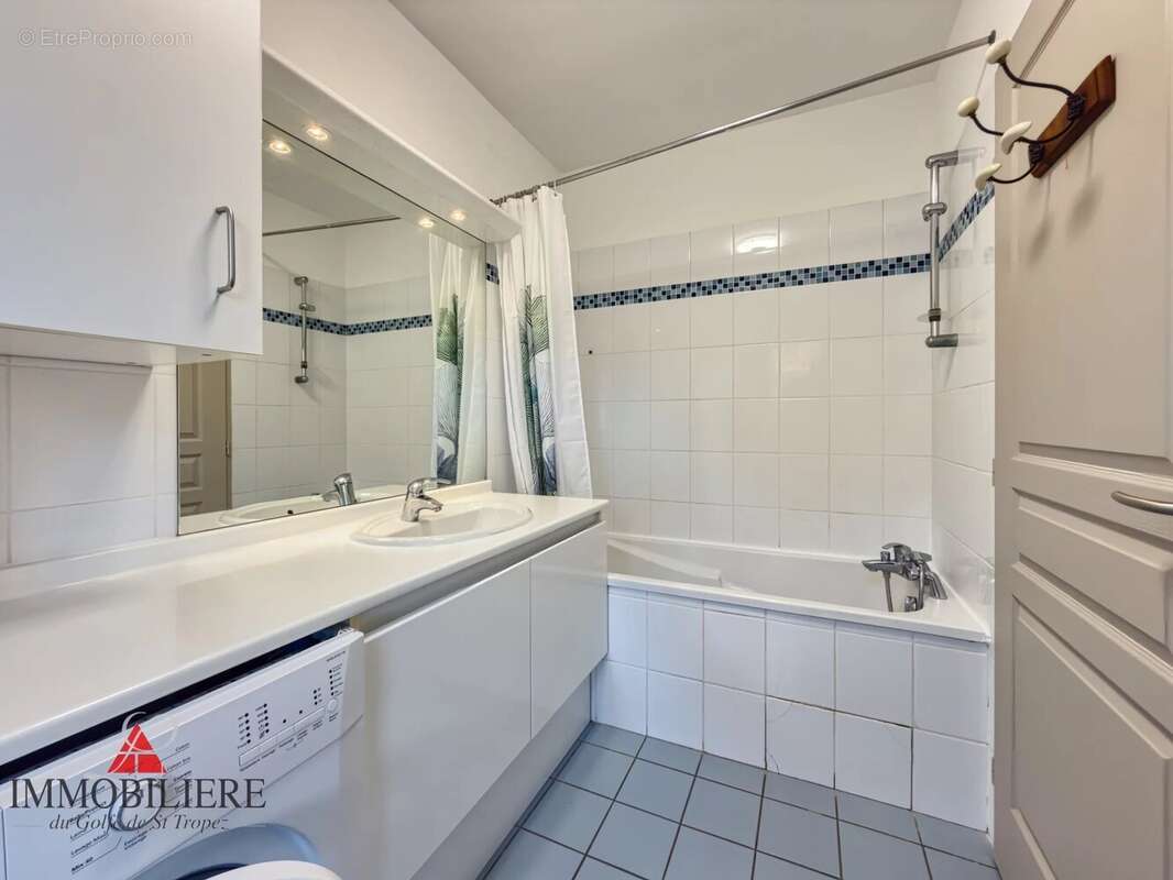 Appartement à COGOLIN