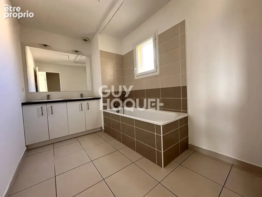 Porte d'Espagne Maison F4 de 81 m² en 3 faces avec garage et parking - photo 11