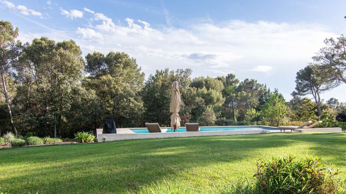 Saint-Marc-Jaumegarde — 342 m² habitables, dont 265 m² de plain-pied, à 7,8 km du Cours Mirabeau - photo 3