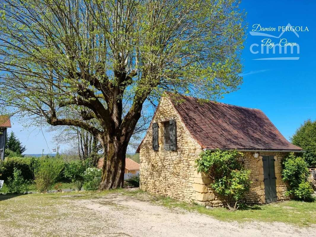 Propriété de caractère avec 5 suites, grange et hangar au cœur du Périgord Noir - photo 14