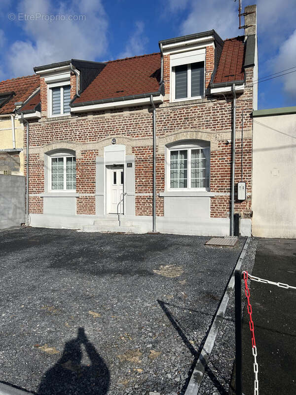 Maison à FAMPOUX