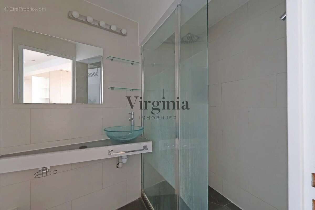 Appartement à CHARENTON-LE-PONT