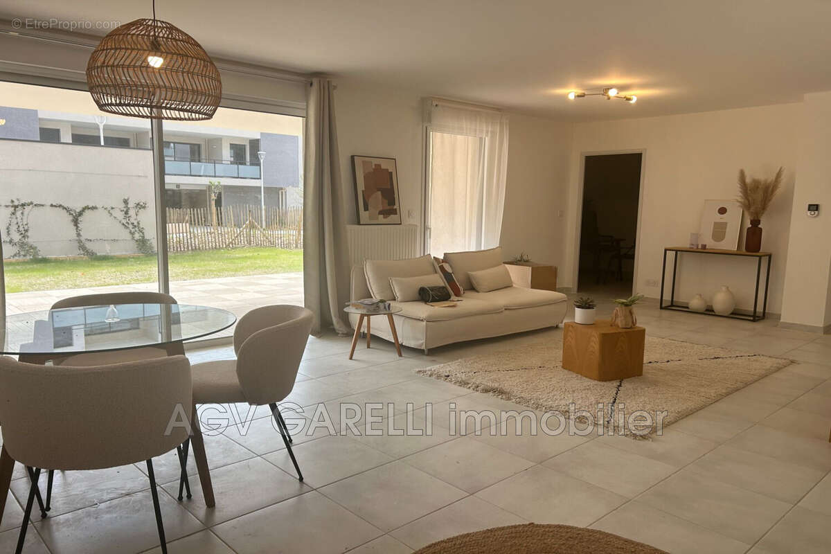 Appartement à HYERES