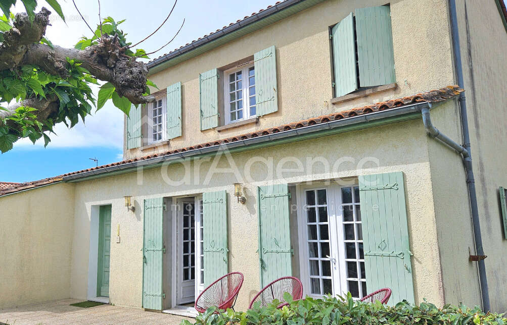 Maison à SAINT-GEORGES-DE-DIDONNE