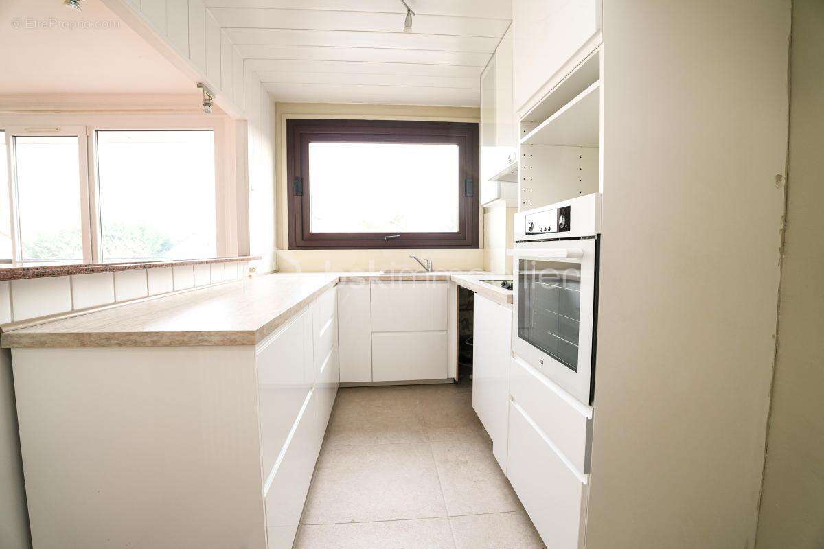 Appartement à LES PAVILLONS-SOUS-BOIS