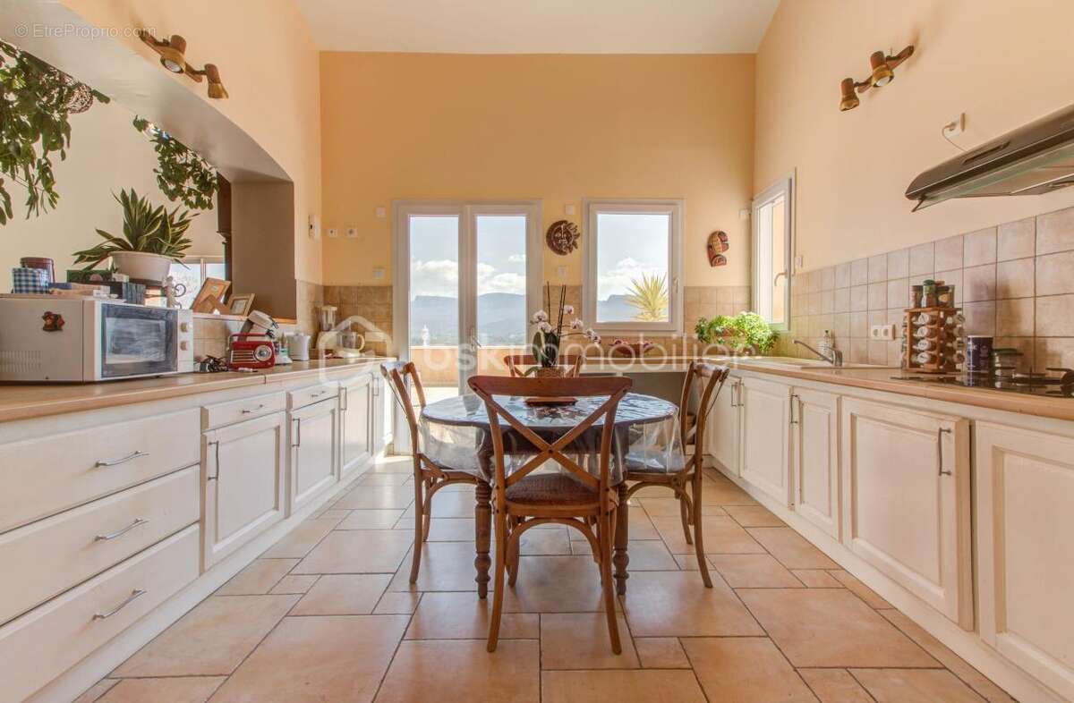 Maison à MONTELIMAR