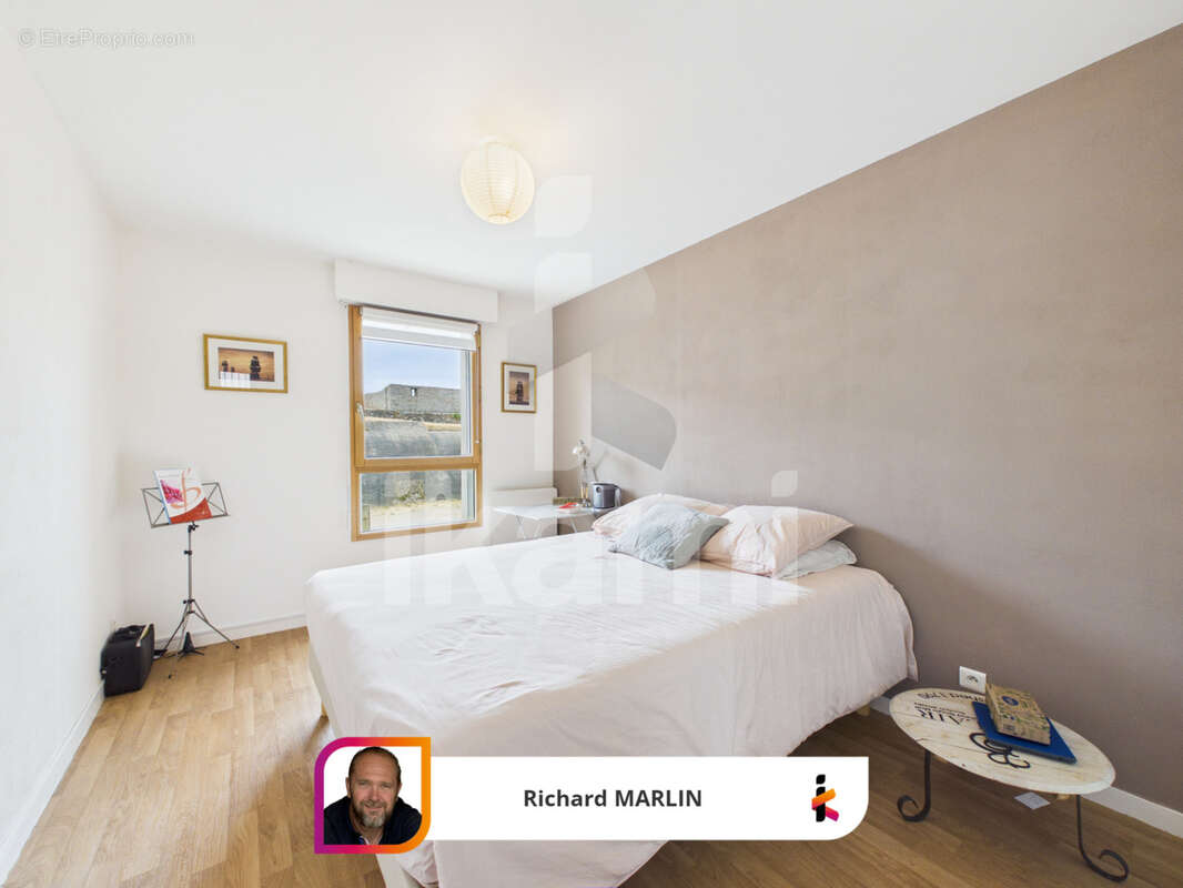 Appartement T3, 66m2, 2 chambres, plage et commerces à pied, au pied des remparts de la Citadelle - photo 6