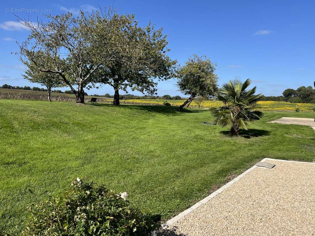 Maison à PAIZAY-LE-SEC