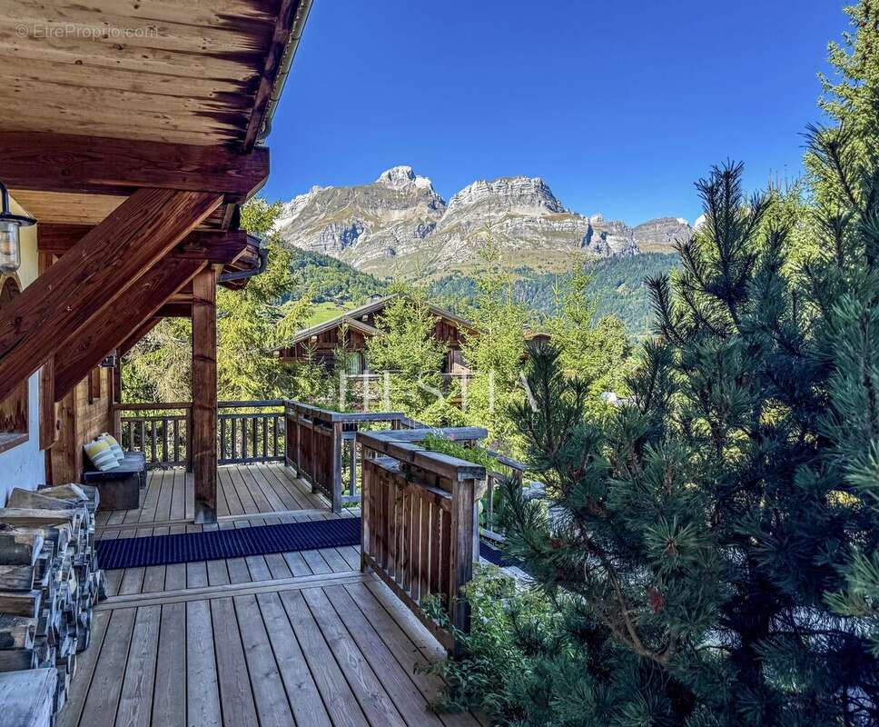 Commerce à COMBLOUX