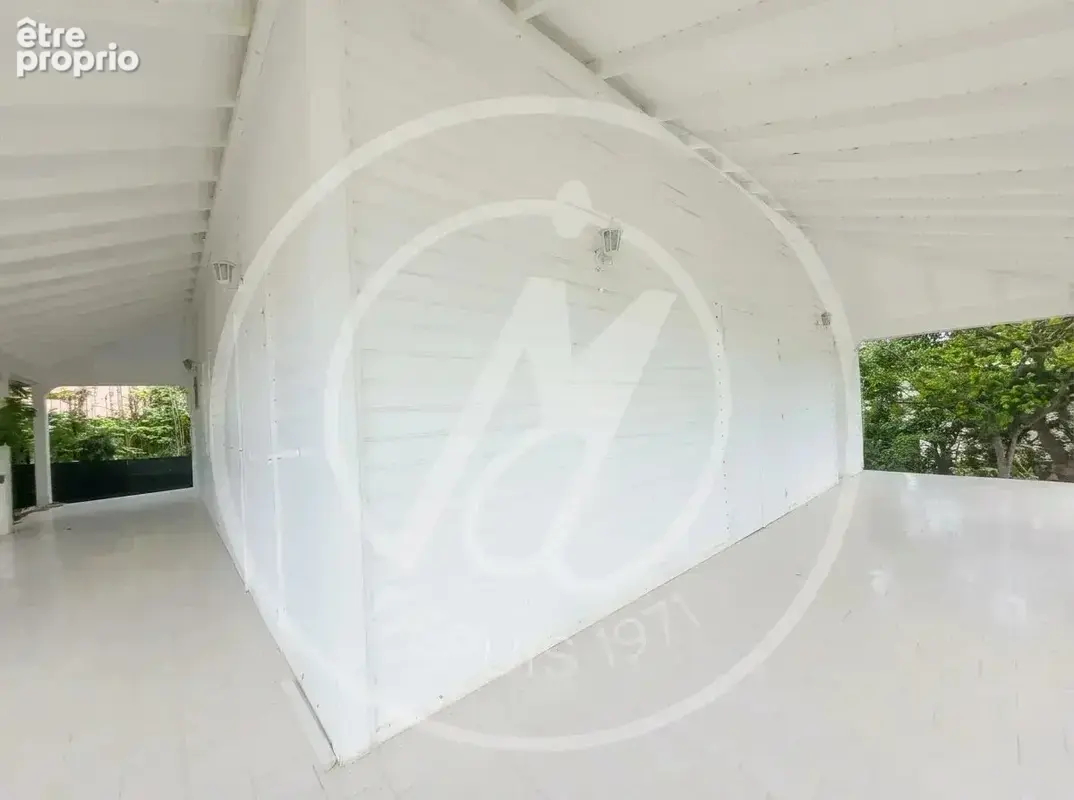 À vendre : maison t6 à sainte-anne - 360 000 € - photo 4