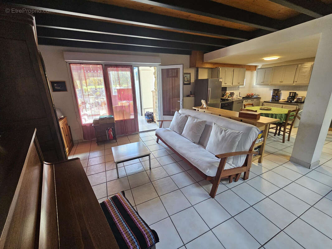 Maison à BAS-EN-BASSET