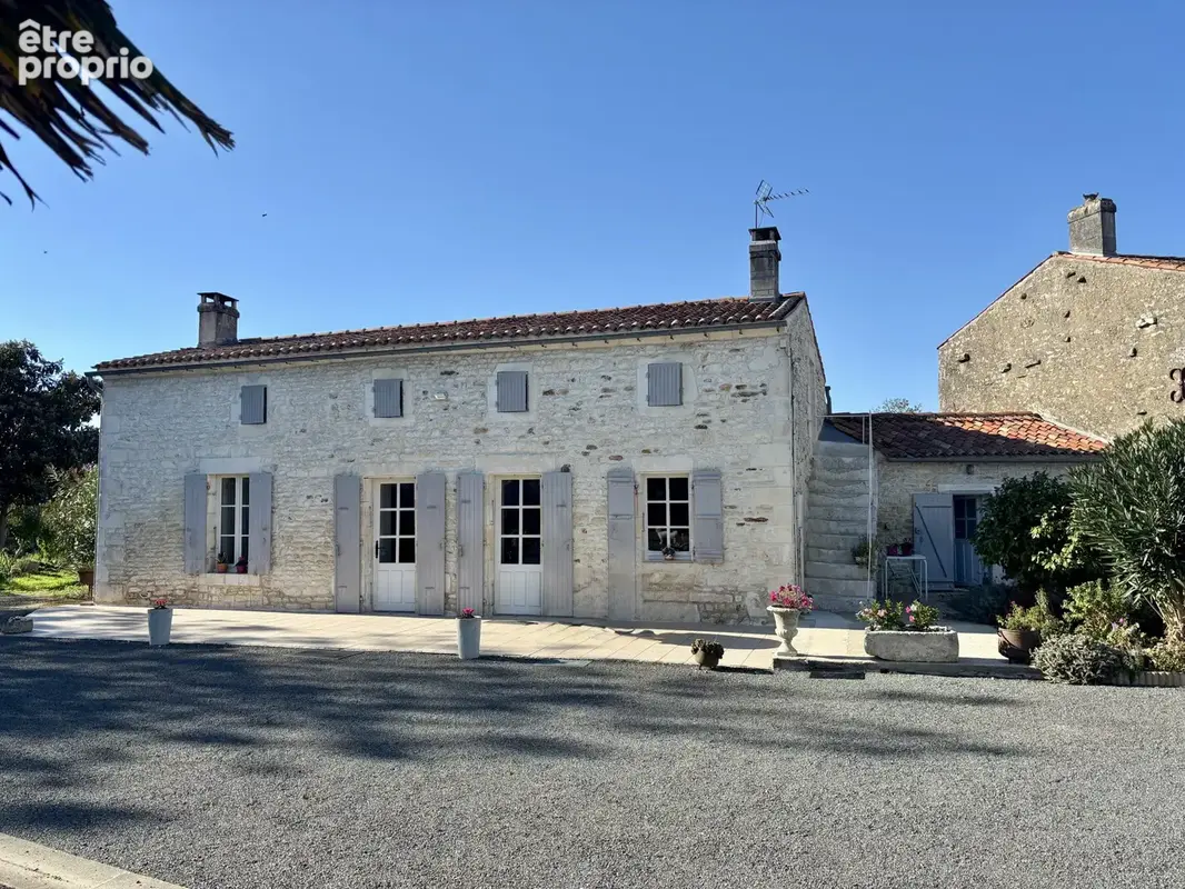 Viager occupé - Maison 4 pièces principales avec dépendances et jardin - photo 1