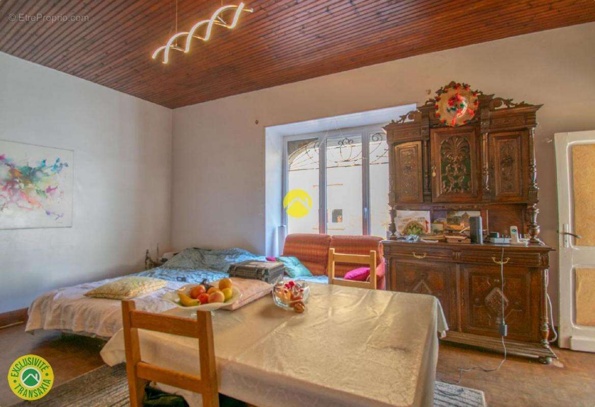 Maison à LE BUISSON-DE-CADOUIN