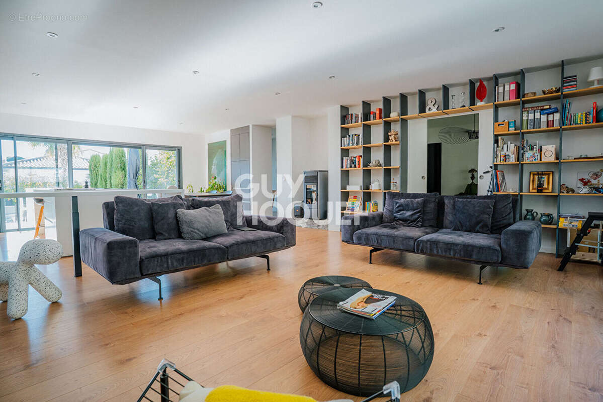 Maison à VILLENEUVE-DE-LA-RAHO