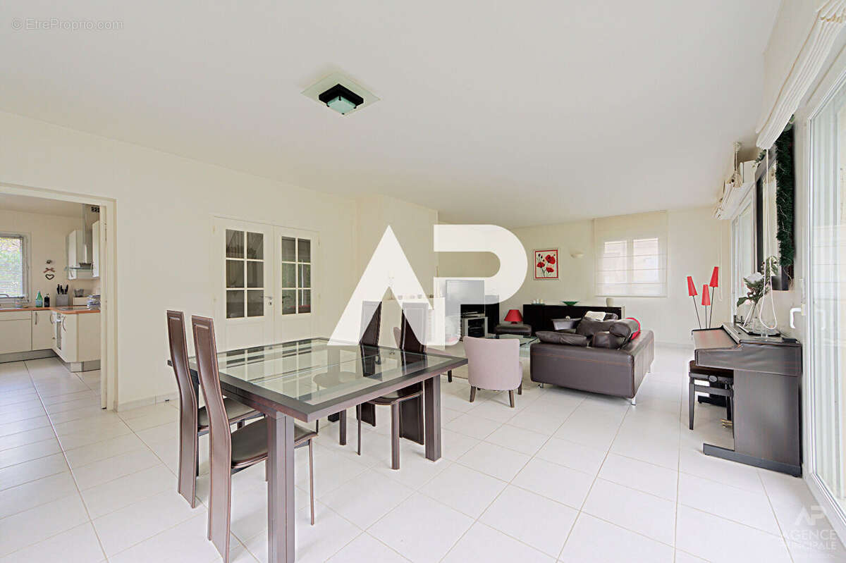 Maison à RUEIL-MALMAISON